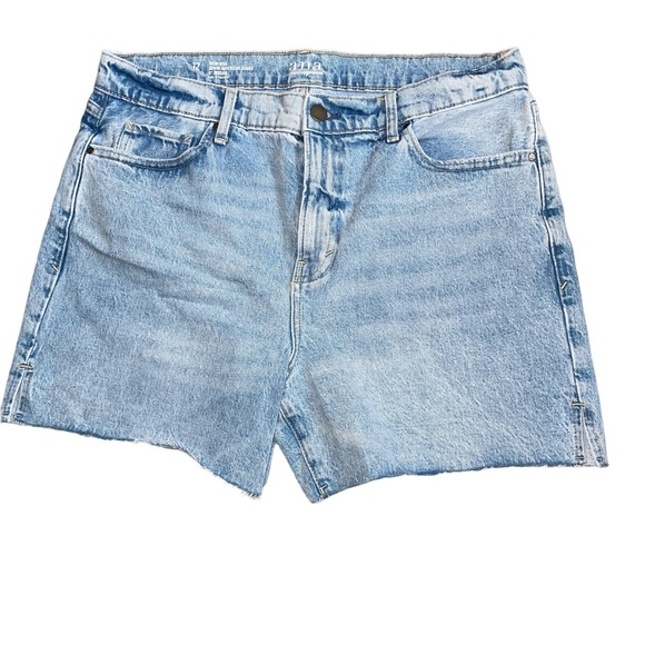 a.n.a High Rise Denim Boyfriend Jean Shorts 5” inseam Stretch Sz 12 Light Wash‎ - Picture 1 of 5
